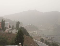 Doğu'da toz bulutu paniği